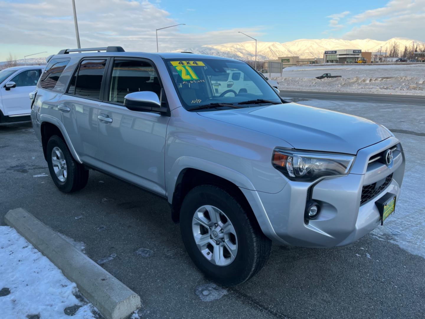 2021 Silver Toyota 4Runner SR5 4WD (JTEMU5JR0M5) with an 4.0L V6 DOHC 24V engine, 5A transmission, located at 1960 Industrial Drive, Wasilla, 99654, (907) 274-2277, 61.573475, -149.400146 - Photo#6